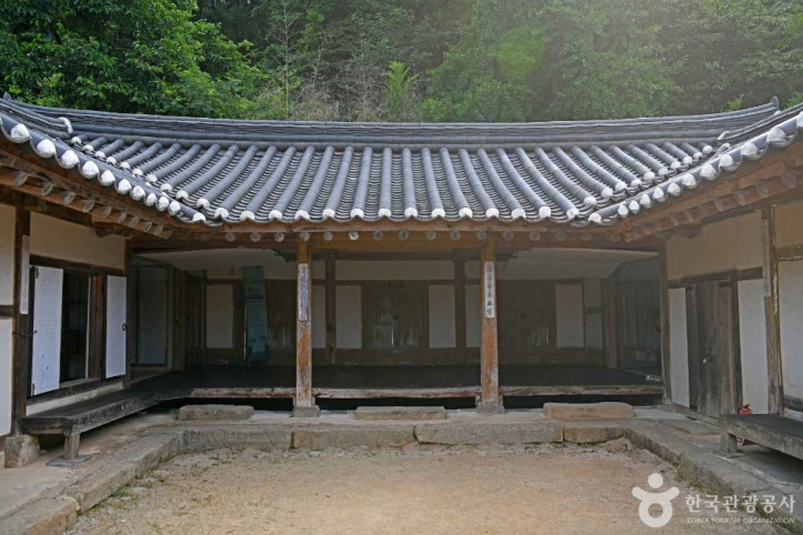 이동녕선생 생가지 여행 추천 - 메고지고