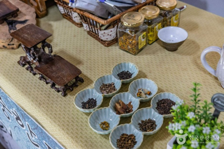 순천전통야생차체험관 여행 추천 - 메고지고