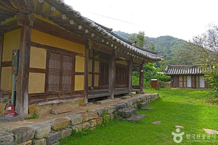 동죽서원 여행 추천 - 메고지고