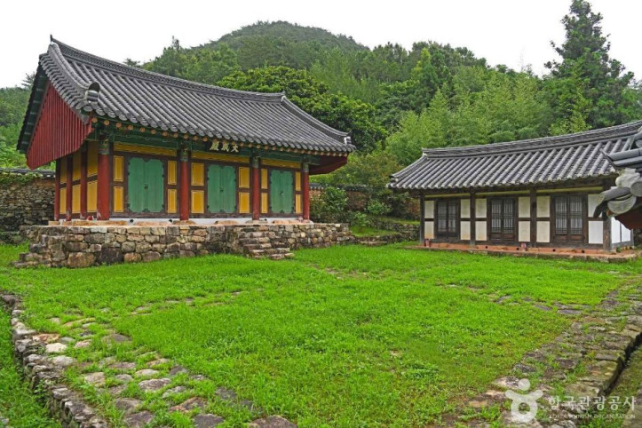돌산향교 여행 추천 - 메고지고