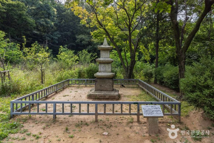 봉일사지삼층석탑 여행 추천 - 메고지고