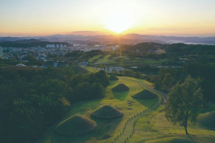 창녕 교동과 송현동 고분군 여행 추천 - 메고지고