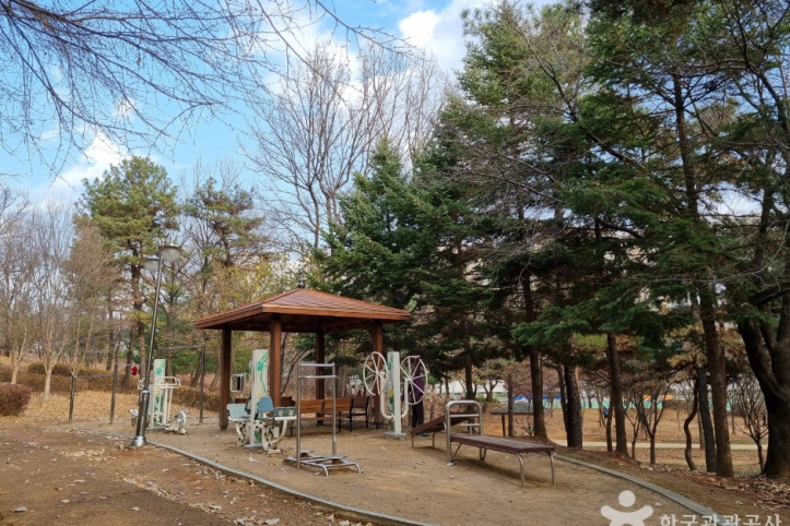 수지체육공원 여행 추천 - 메고지고