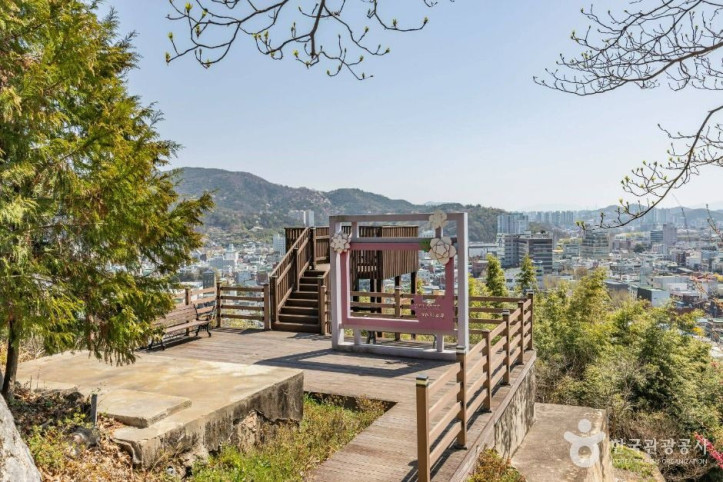 공마당둘레길 여행 추천 - 메고지고