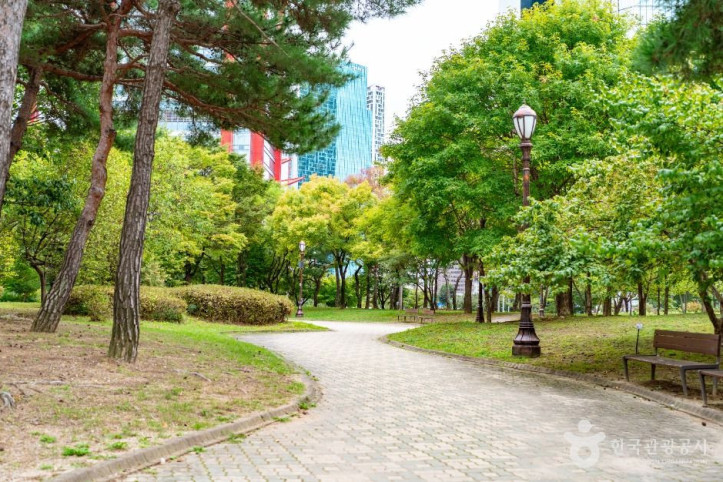 여의도공원 여행 추천 - 메고지고