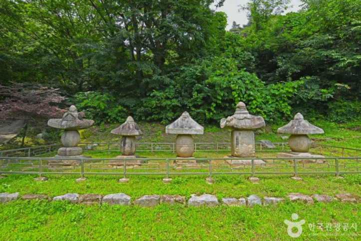 괴산 백운사 승탑군 여행 추천 - 메고지고