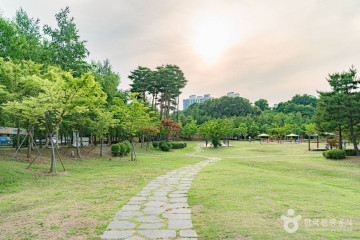 미어캣인더시티 여행 추천 - 메고지고