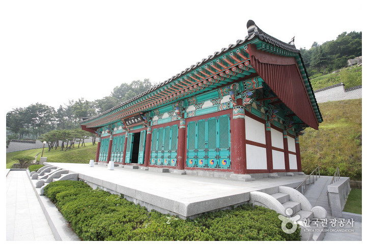 국립 3·15 민주묘지 여행 추천 - 메고지고