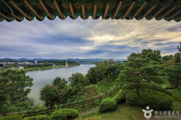 달맞이광장 여행 추천 - 메고지고