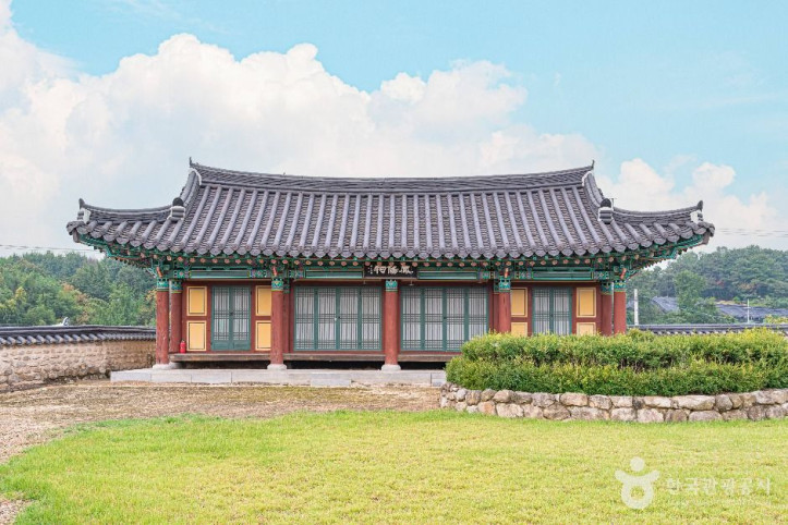 추수경장군묘역 여행 추천 - 메고지고