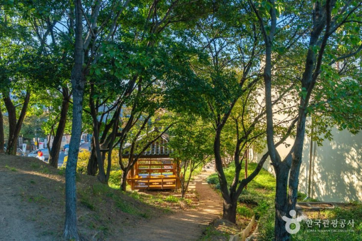앞산빨래터공원 여행 추천 - 메고지고