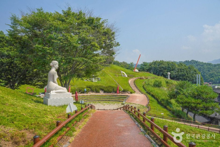 생초국제조각공원 여행 추천 - 메고지고