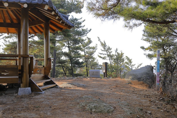 수암산 여행 추천 - 메고지고