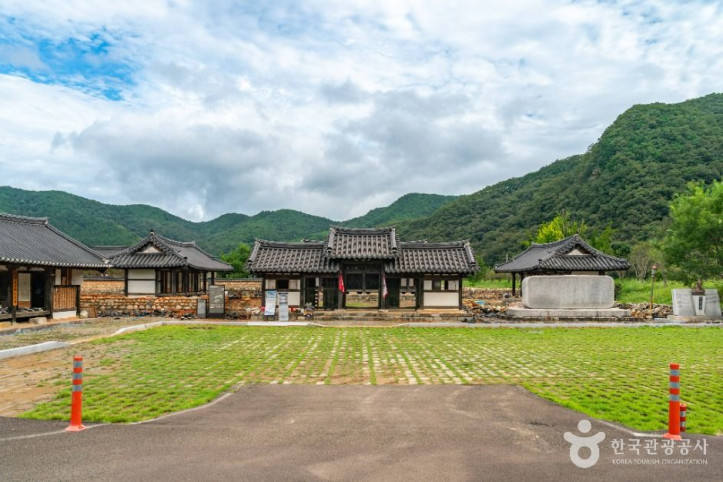 용암서원(합천) 여행 추천 - 메고지고