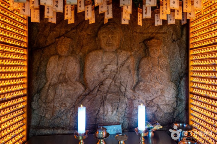 삼막사 마애삼존불 여행 추천 - 메고지고
