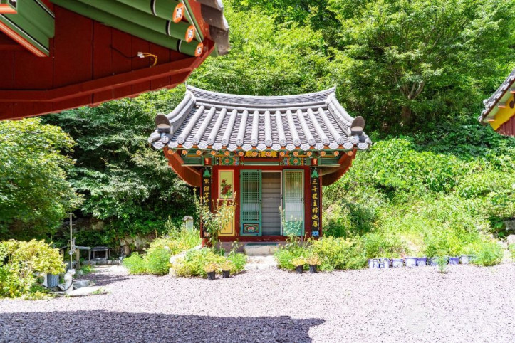 금곡사(경주) 여행 추천 - 메고지고