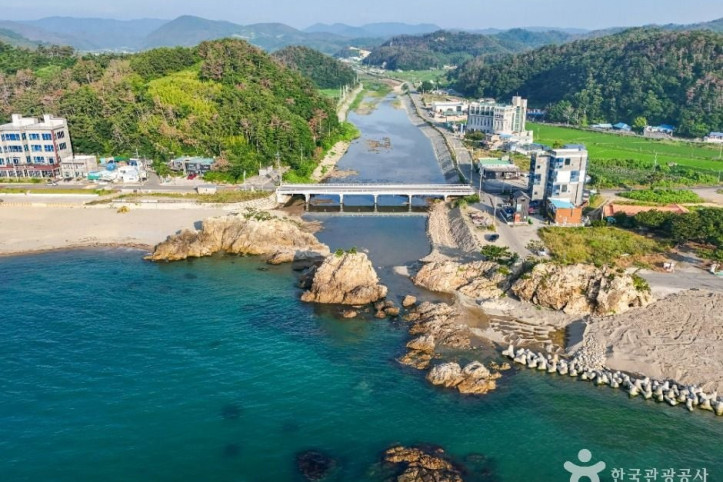 신창 간이 해수욕장 여행 추천 - 메고지고