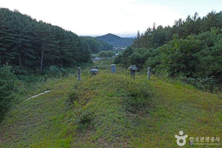 춘천한백록묘역 여행 추천 - 메고지고