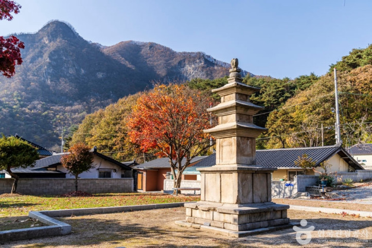 단양 향산리 삼층석탑 여행 추천 - 메고지고