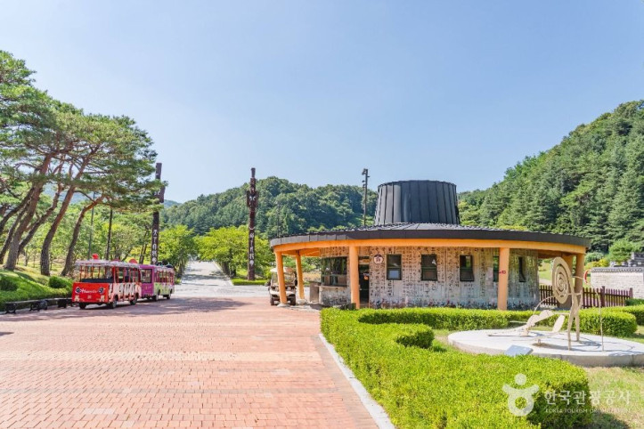 직지문화공원 여행 추천 - 메고지고