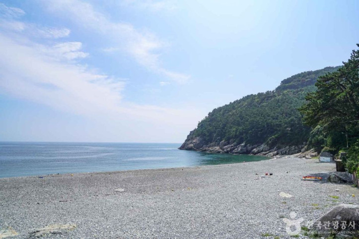 함목몽돌해변 여행 추천 - 메고지고