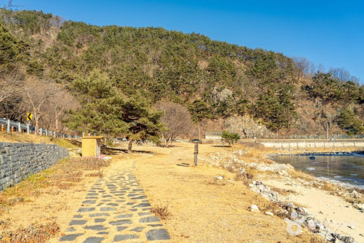 무흘구곡선바위 여행 추천 - 메고지고