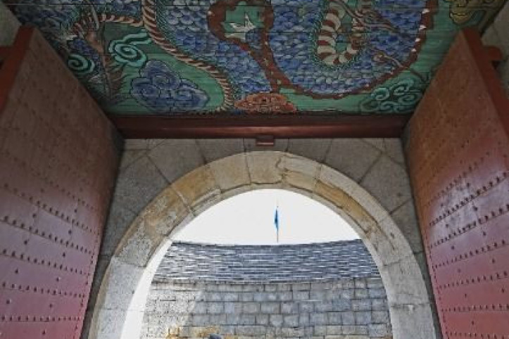 창룡문 여행 추천 - 메고지고