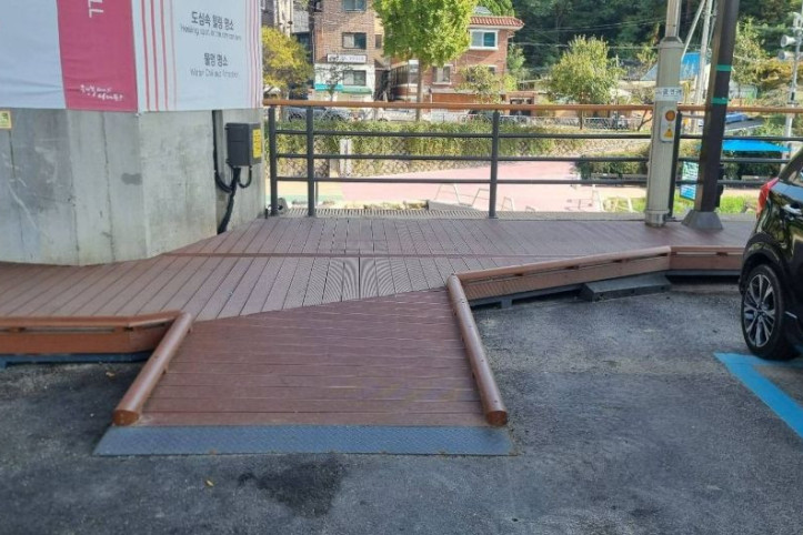 홍제천인공폭포 여행 추천 - 메고지고