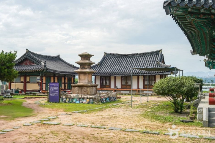 영천 신월리 삼층석탑 여행 추천 - 메고지고