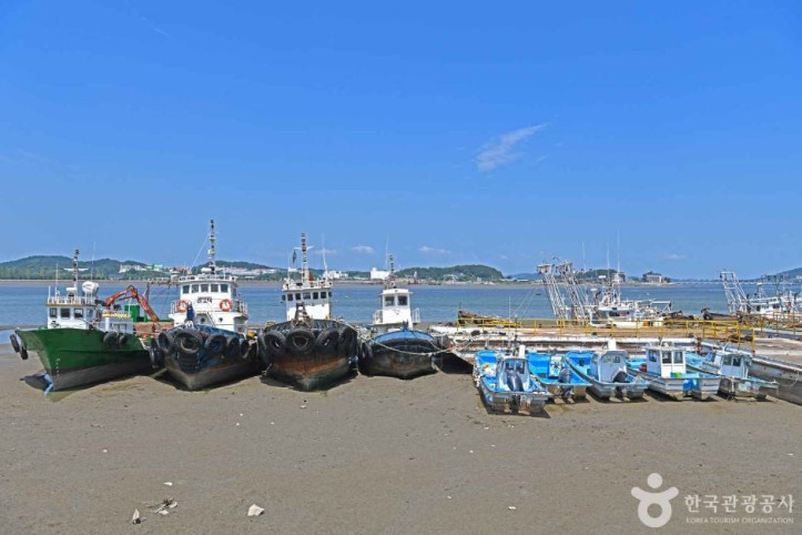 군산항 여행 추천 - 메고지고