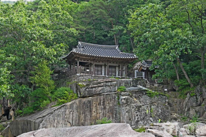 암서재 여행 추천 - 메고지고
