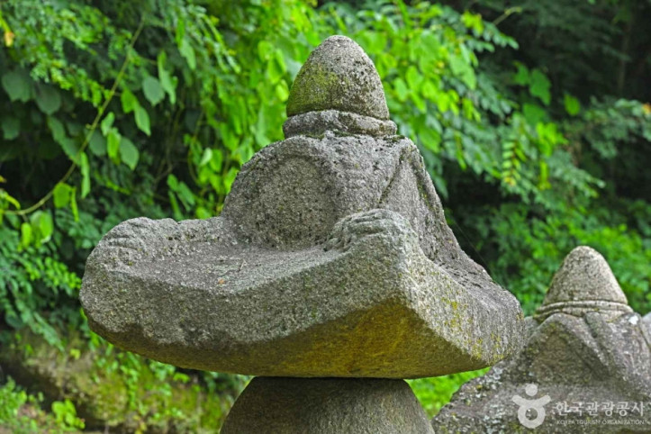 괴산 백운사 승탑군 여행 추천 - 메고지고
