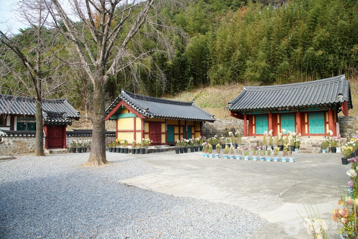 용산서원(동해) 여행 추천 - 메고지고