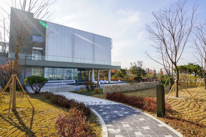 오산 죽미령 평화공원 여행 추천 - 메고지고