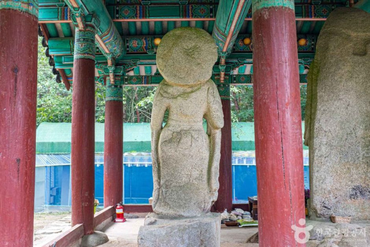 경주 배동 석조여래삼존입상 여행 추천 - 메고지고