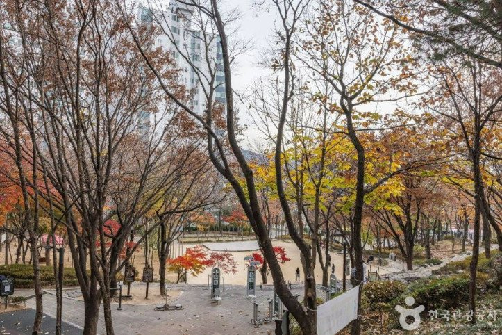 산기슭 공원 여행 추천 - 메고지고