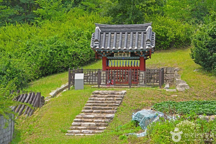 괴산 장담 충신각 여행 추천 - 메고지고
