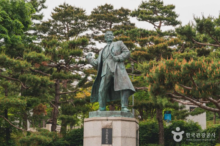 이봉창 의사 동상 여행 추천 - 메고지고