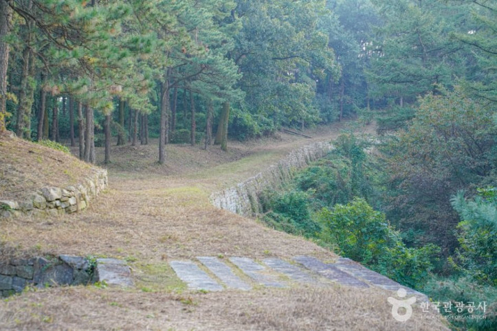 죽주산성 여행 추천 - 메고지고