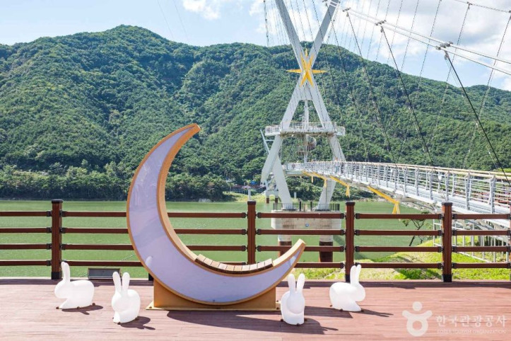 보현산댐 출렁다리 여행 추천 - 메고지고