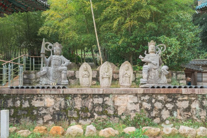 금강사(부산) 여행 추천 - 메고지고
