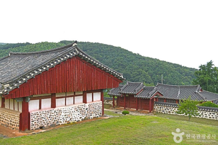남포향교 대성전 여행 추천 - 메고지고