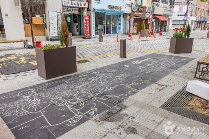 40계단 문화관광테마거리 여행 추천 - 메고지고