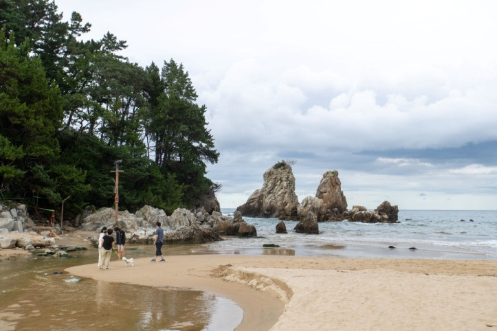 추암해변 여행 추천 - 메고지고