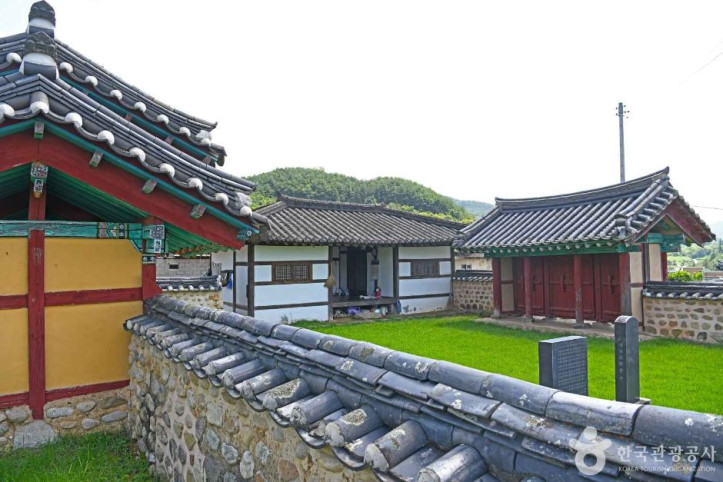 화산서원(진안) 여행 추천 - 메고지고