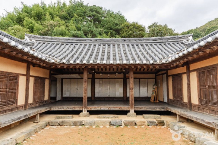 괴산 홍범식 고가(벽초 홍명희 생가) 여행 추천 - 메고지고