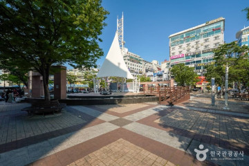 창원광장 여행 추천 - 메고지고