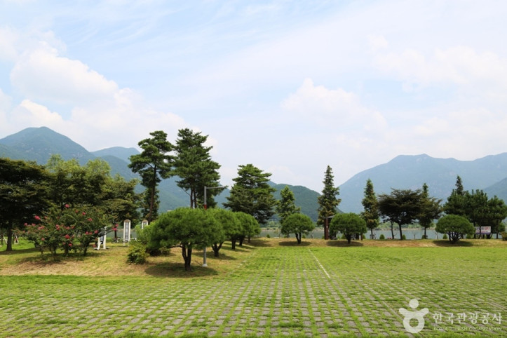 달무리수변공원 여행 추천 - 메고지고