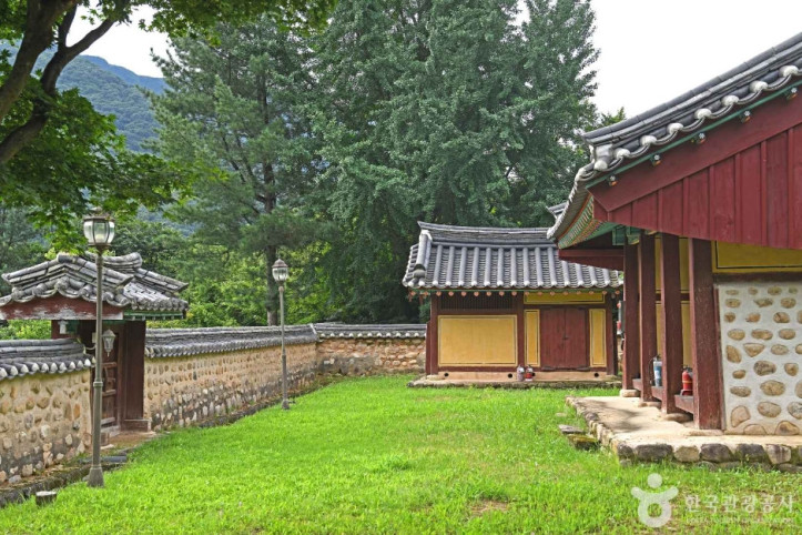 황강 영당 및 수암사 여행 추천 - 메고지고