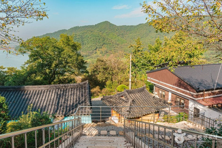 월명사(김제) 여행 추천 - 메고지고